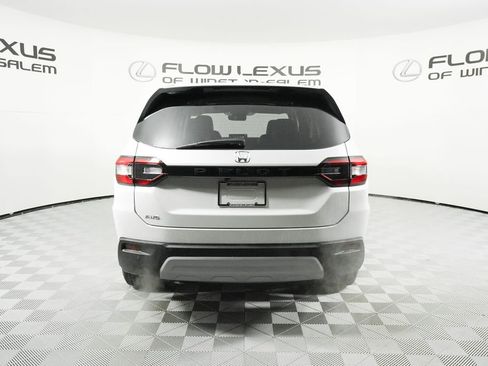Used 2025 Honda Pilot EX-L image 6