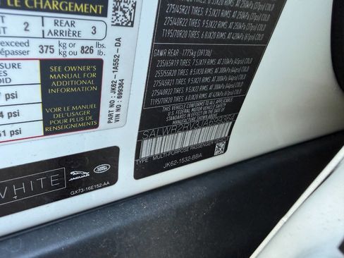 Used 2018 Land Rover Range Rover Sport HSE image 19