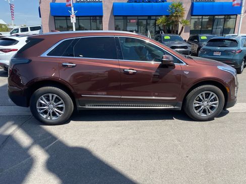 Used 2022 Cadillac XT5 Premium Luxury w/ Technology Package FWD image 4