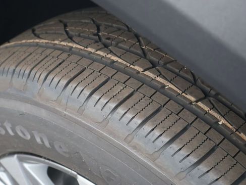 New 2026 Chevrolet Equinox LT w/ Convenience Package II FWD image 12