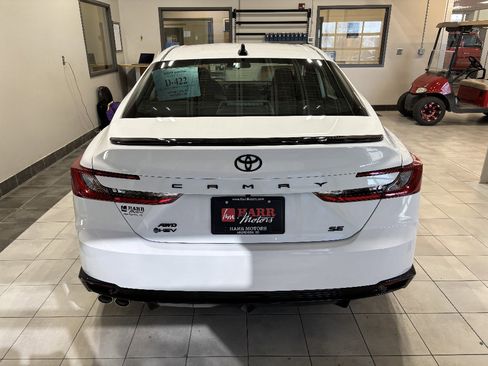 New 2026 Toyota Camry Hybrid AWD/4WD image 3
