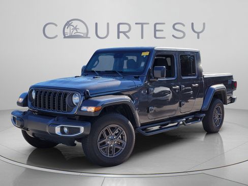 Used 2024 Jeep Gladiator Sport AWD/4WD image 1