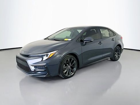 Used 2024 Toyota Corolla SE image 3