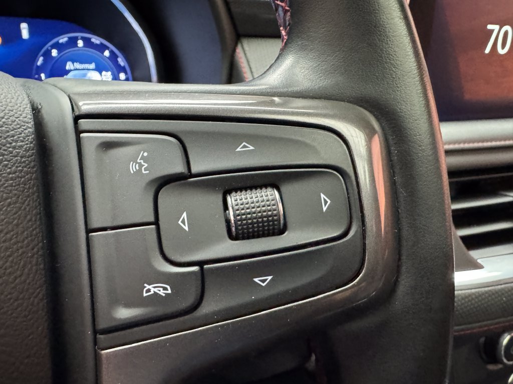 Used 2024 Chevrolet Suburban RST w/ Luxury Package AWD/4WD image 16