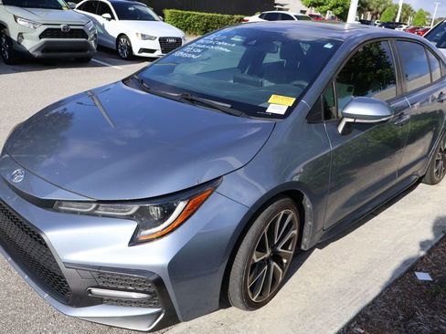 Used 2020 Toyota Corolla SE FWD image 2