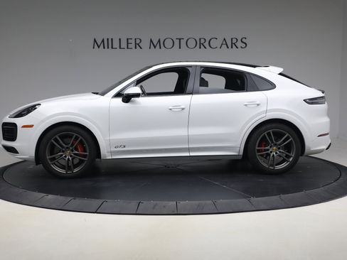 Used 2021 Porsche Cayenne GTS image 3