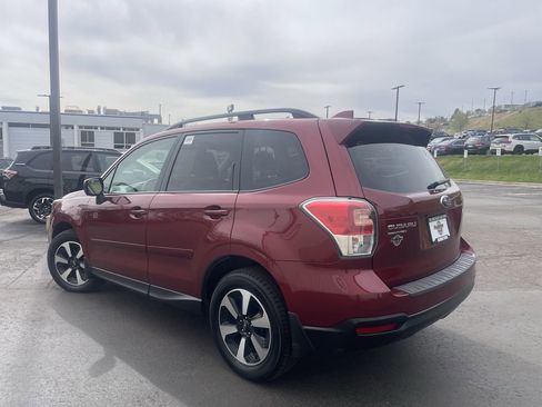 Used 2017 Subaru Forester 2.5i Premium image 5