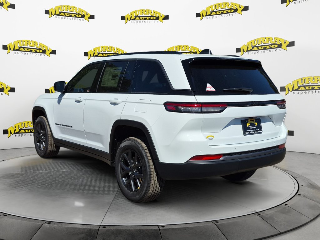 New 2027 Jeep Grand Cherokee Altitude RWD image 3