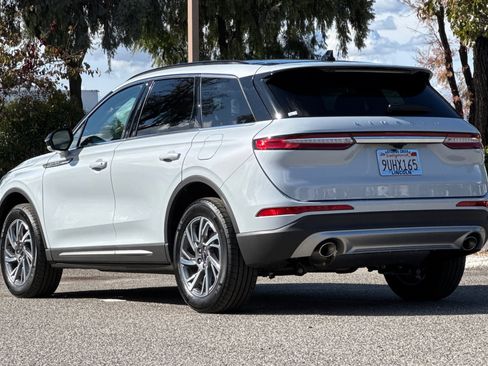 Used 2025 Lincoln Corsair AWD w/ Equipment Group 101A image 6