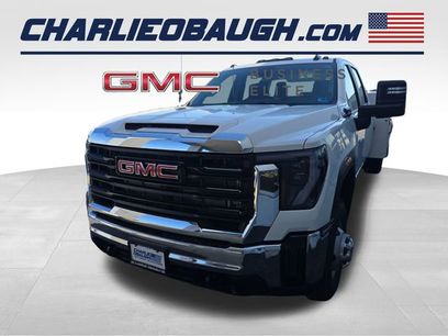 New 2026 GMC Sierra 3500 Pro w/ Convenience Package