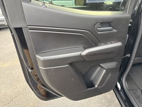 Used 2025 Chevrolet Colorado Trail Boss image 19