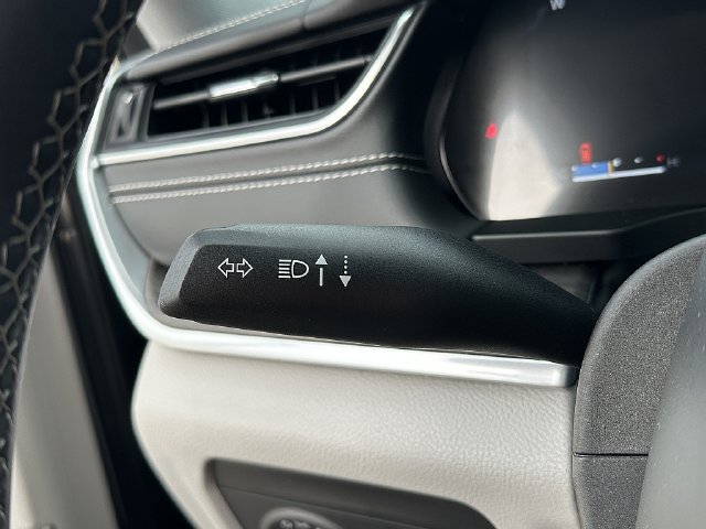 Used 2023 Jeep Grand Cherokee Overland AWD/4WD image 23
