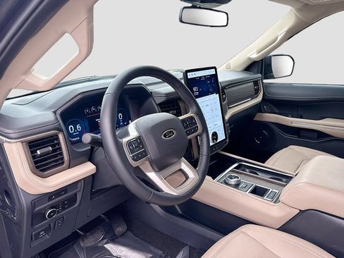 Used 2024 Ford Expedition Limited RWD image 9