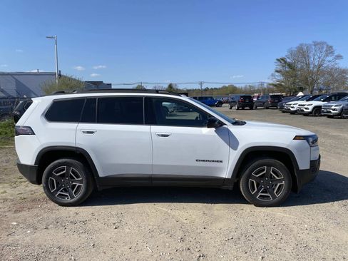 New 2026 Jeep Cherokee Laredo AWD/4WD image 2