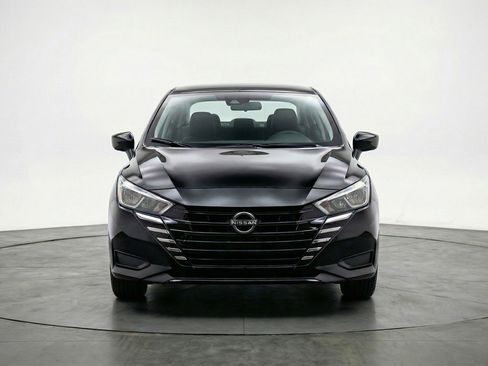 Used 2025 Nissan Versa SV FWD image 2