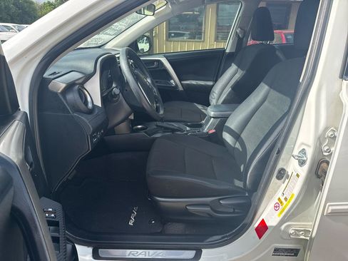 Used 2015 Toyota RAV4 LE FWD image 10