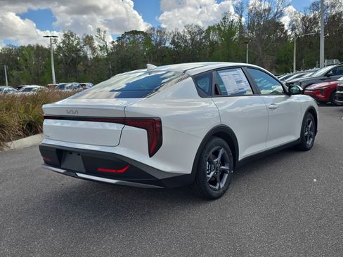 New 2026 Kia K4 FWD image 8