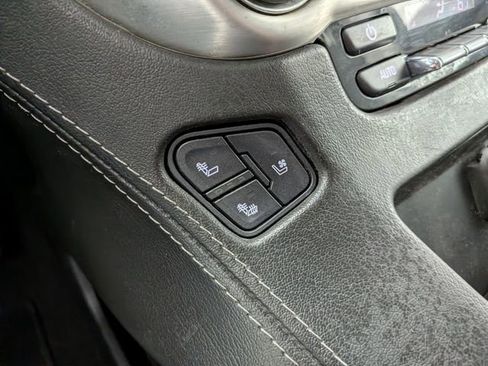Used 2020 GMC Yukon XL SLT AWD/4WD image 8
