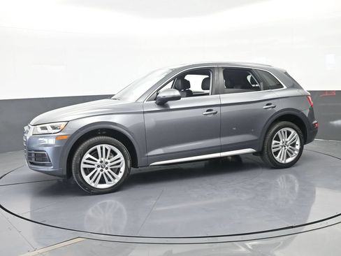 Used 2018 Audi Q5 2.0T Premium Plus w/ Premium Plus Package AWD/4WD image 2