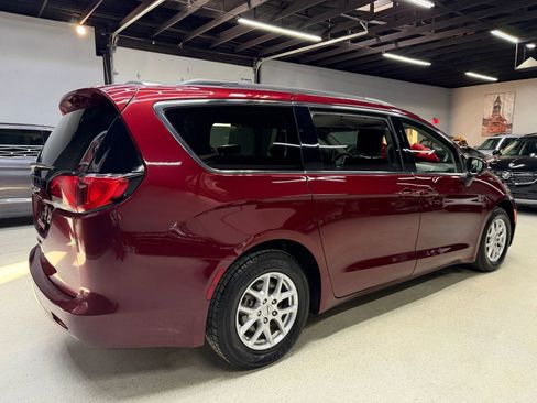 Used 2021 Chrysler Voyager Lxi image 11