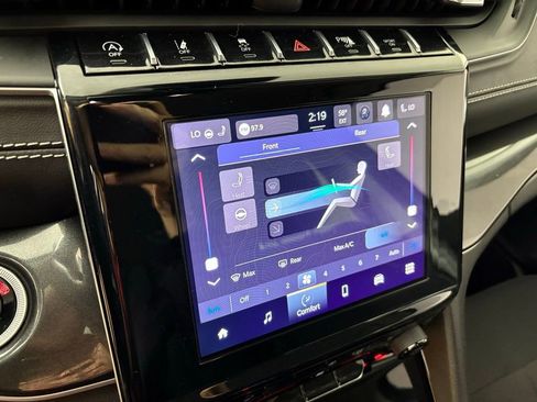 Used 2022 Jeep Grand Cherokee L Laredo w/ Luxury Tech Group I image 25