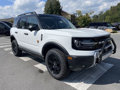 New 2025 Ford Bronco Sport Badlands image 3