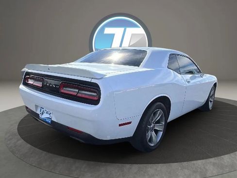 Used 2019 Dodge Challenger SXT w/ Driver Convenience Group image 13
