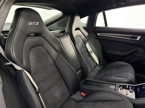 Used 2019 Porsche Panamera GTS image 42