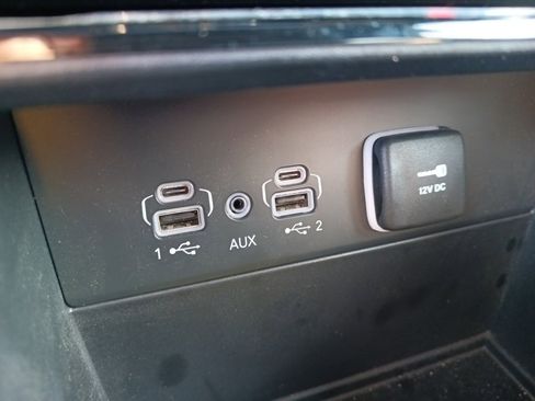 Certified 2024 Jeep Grand Cherokee Laredo X image 19