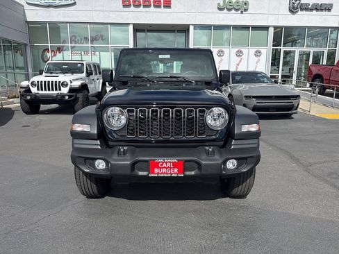 Used 2025 Jeep Wrangler Sport AWD/4WD image 2