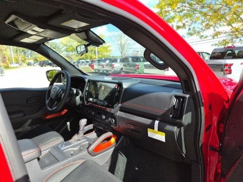 New 2026 Nissan Frontier PRO-4X w/ Pro-4x Convenience Package image 11