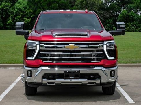 Used 2025 Chevrolet Silverado 3500 LTZ w/ LTZ Texas Edition AWD/4WD image 9