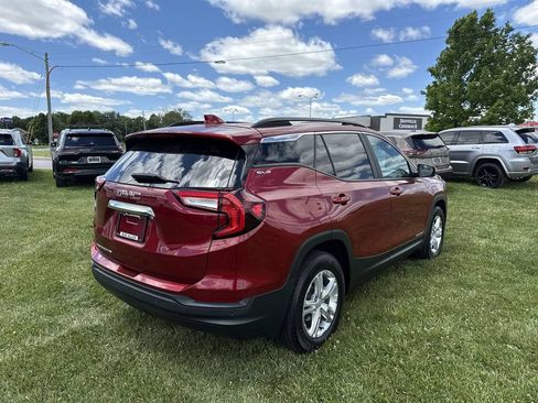 Used 2022 GMC Terrain SLE w/ Driver Convenience Package FWD image 13