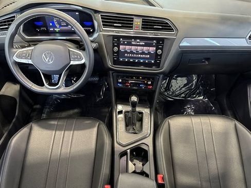 Used 2023 Volkswagen Tiguan SE FWD image 15