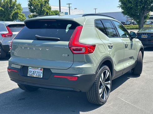 Certified 2025 Volvo XC40 B5 Plus w/ Climate Package image 4