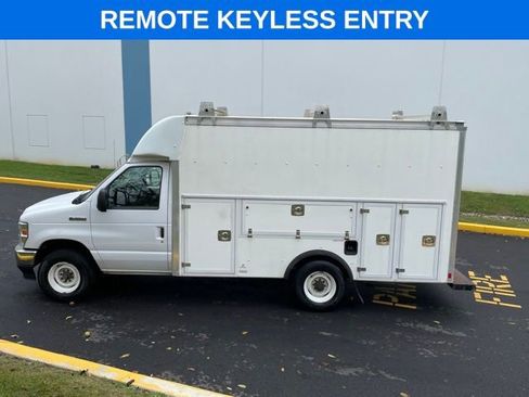 Certified 2022 Ford E-350 and Econoline 350 Super Duty w/ Power Windows & Locks Group image 5