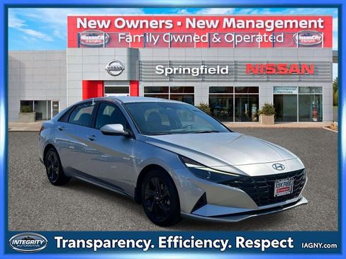 Used 2022 Hyundai Elantra SEL FWD image 1
