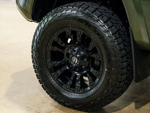 Used 2022 Toyota Tacoma TRD Sport w/ TRD Premium Sport Package AWD/4WD image 8