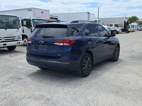 Used 2022 Chevrolet Equinox RS w/ Infotainment Package image 7