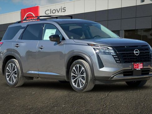 New 2026 Nissan Pathfinder Platinum FWD image 10