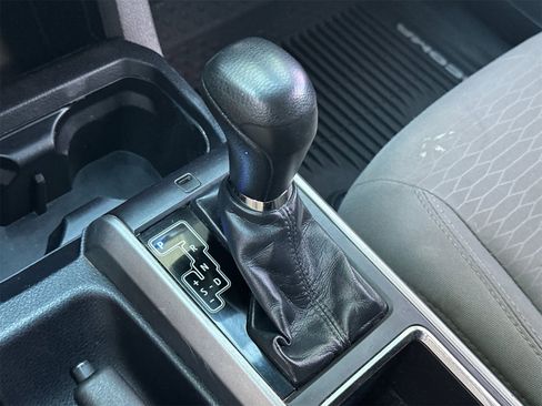 Used 2016 Toyota Tacoma SR5 image 21