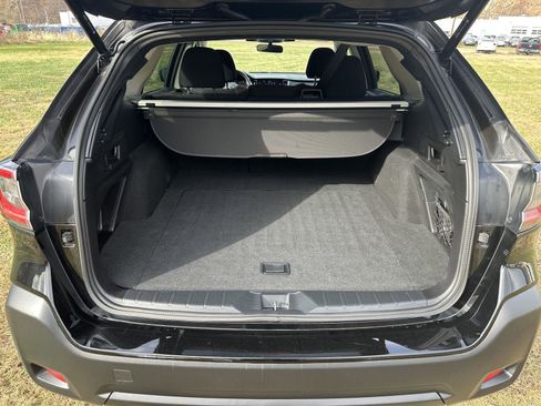 Used 2023 Subaru Outback Premium image 24