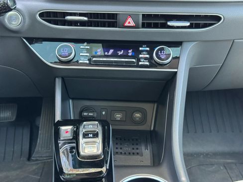 Used 2022 Hyundai Sonata Limited FWD image 17