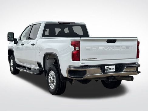 Used 2024 Chevrolet Silverado 2500 W/T w/ WT Convenience Package image 4