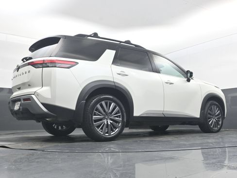 Used 2024 Nissan Pathfinder SL w/ SL Premium Package FWD image 26