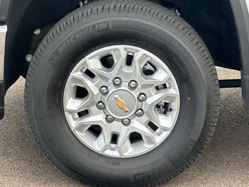 Used 2022 Chevrolet Silverado 2500 LTZ w/ Safety Package image 23