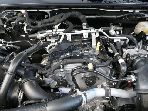 Used 2025 Ford Ranger XLT w/ Equipment Group 301A High RWD image 29