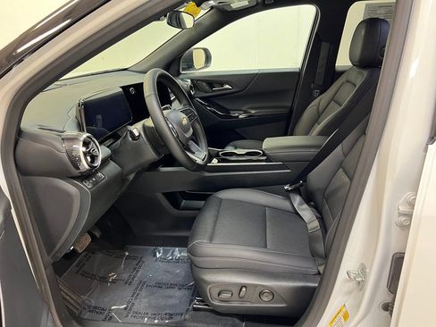 Used 2025 Chevrolet Equinox LT w/ Convenience Package II FWD image 15