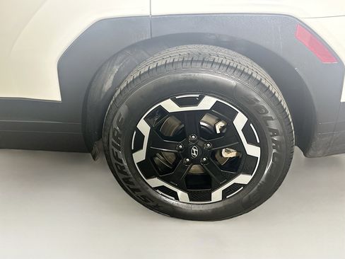 Used 2025 Hyundai Santa Fe SEL image 11