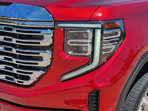 Used 2023 GMC Sierra 1500 Denali w/ Denali Reserve Package AWD/4WD image 9